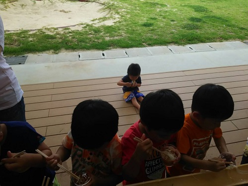 19日・待ちに待った流しそうめん!