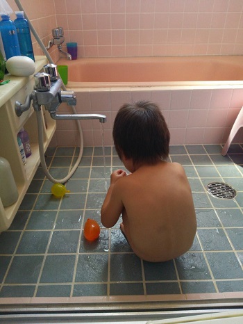 28日・バンクに長男専用のベッドを作りました!