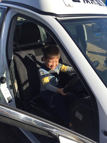 16日・はしご車で地上70メートルに!