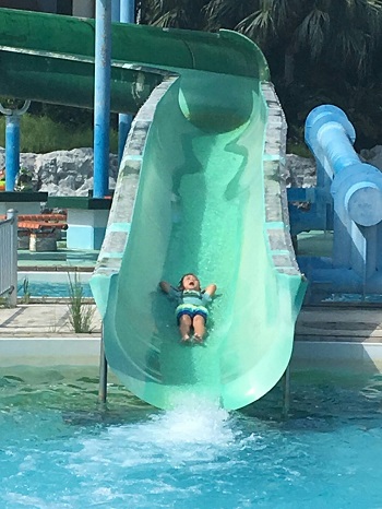 20日・県総合運動公園のレクリエーションプール!