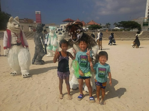 2日・サンセットビーチでビーチパーティ!