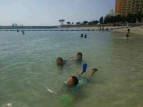 2日・サンセットビーチでビーチパーティ!