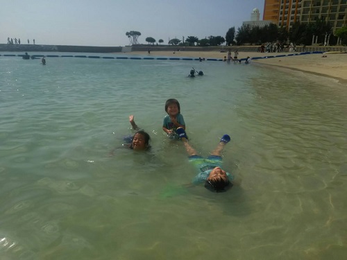 2日・サンセットビーチでビーチパーティ!