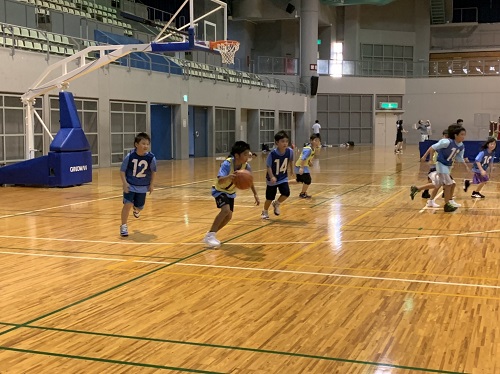 22日・ヤモちゃん手づかみ・・・