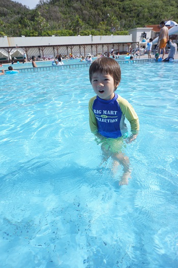 23日・沖縄慰霊の日はルネッサンスのプールです!