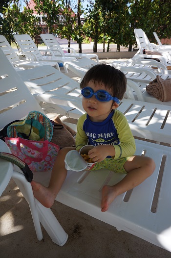 23日・沖縄慰霊の日はルネッサンスのプールです!