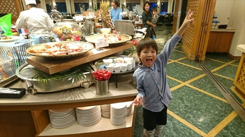 8日・ラグナでカニ食べ放題お誕生会!