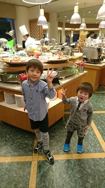 8日・ラグナでカニ食べ放題お誕生会!