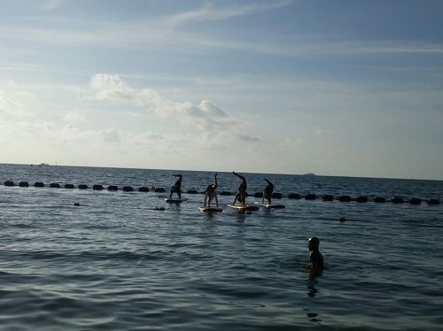27日・ホテルモントレのSUP YOGA!