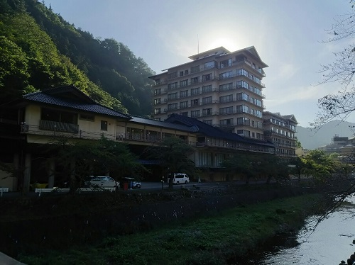 7日・山形県あつみ温泉萬国屋さんに!