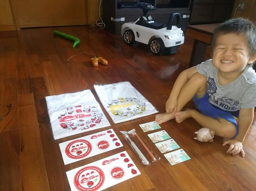 1日・オートキャンパーオリジナルTシャツとステッカー!