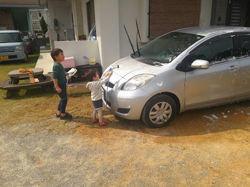 15日・子供たち初めての洗車!