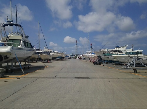 8日・宜野湾マリーナで熱帯魚釣りBBQ!