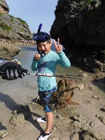 25日・超猛毒のオニダルマオコゼを捕まえて食べました!