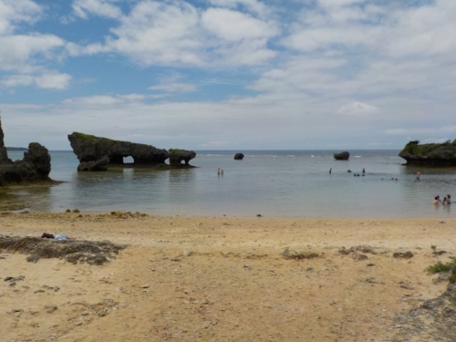 30日・真栄田岬の青の洞窟でシュノーケル!