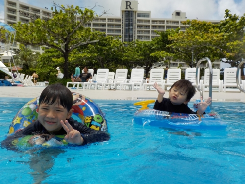 23日・沖縄慰霊の日はルネッサンスのプールです!
