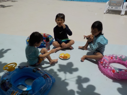 23日・沖縄慰霊の日はルネッサンスのプールです!