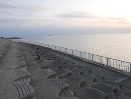 12日・豊崎海浜公園でバブルラン!
