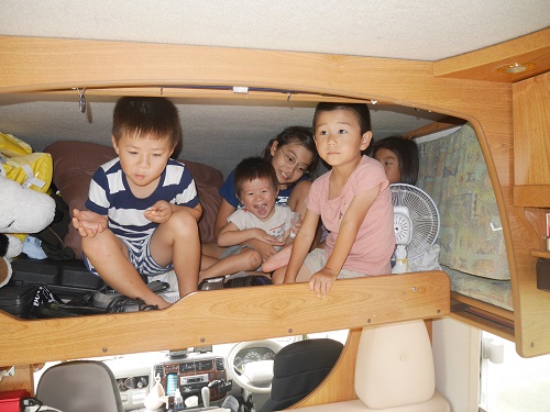 1日・オートキャンパーオリジナルTシャツとステッカー!