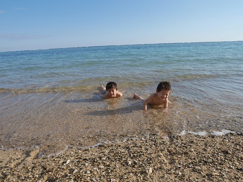 2日・お正月なのに海水浴!