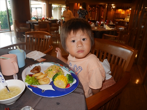 4日・ココガーデンリゾートオキナワで祝勝会!
