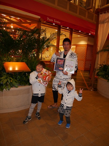 8日・ラグナでカニ食べ放題お誕生会!