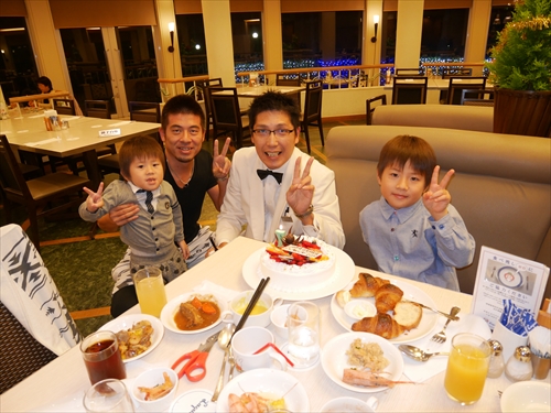 8日・ラグナでカニ食べ放題お誕生会!