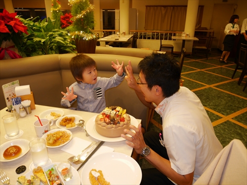 15日・ラグナガーデンホテルで次男の誕生会!